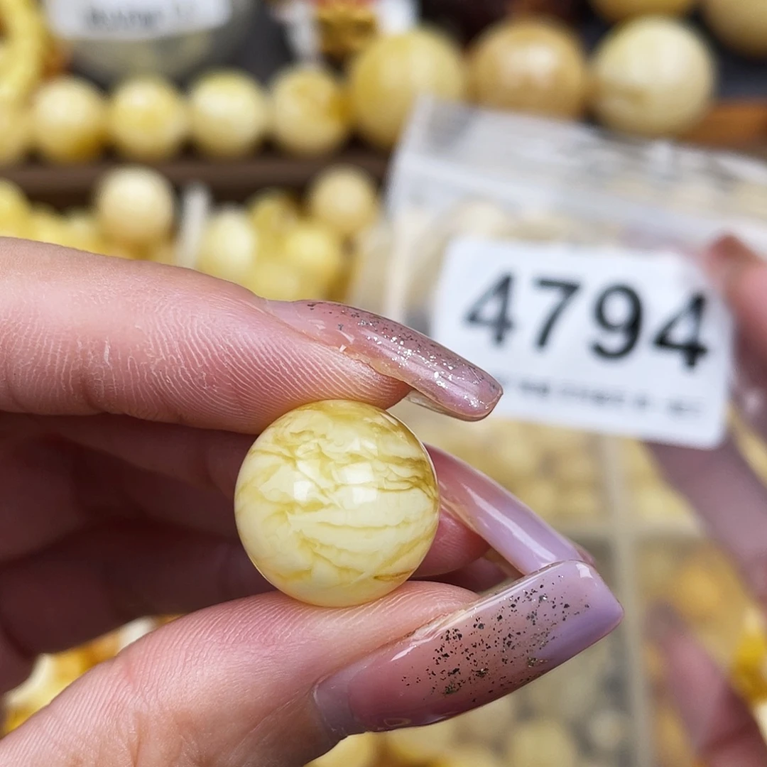 未镶嵌琥珀珠宝奇石粉16.3