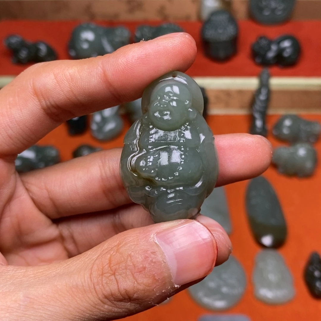 和田玉颈饰未镶嵌微瑕