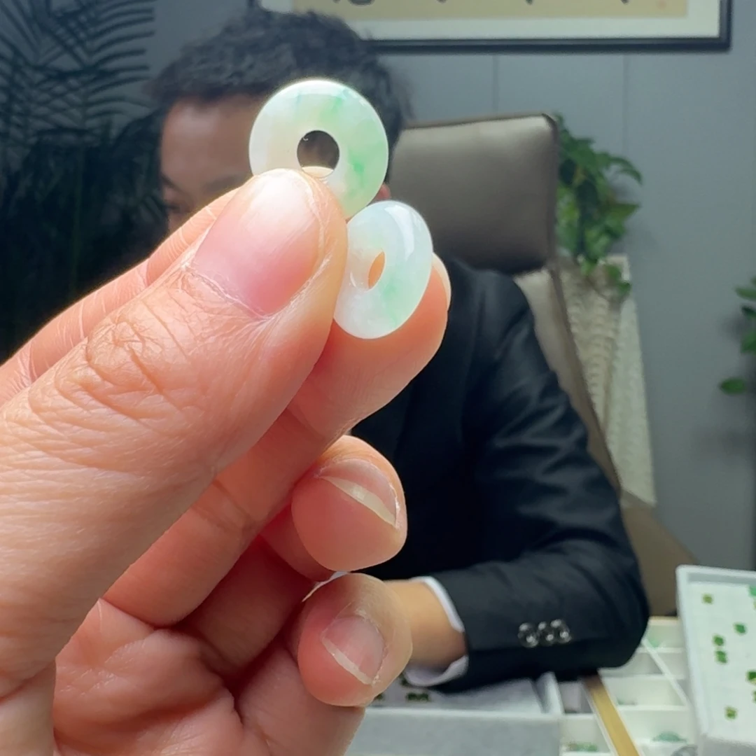 翡翠裸石多样性发货其一微瑕