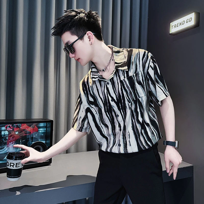 花衬衫夏季2025新款男式上衣高级感男装英伦痞帅条纹男士短袖衬衣