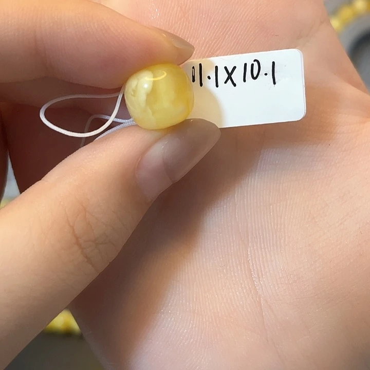 ****诺未镶嵌琥珀珠宝奇石