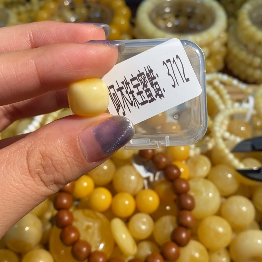 琥珀未镶嵌珠宝奇石3712