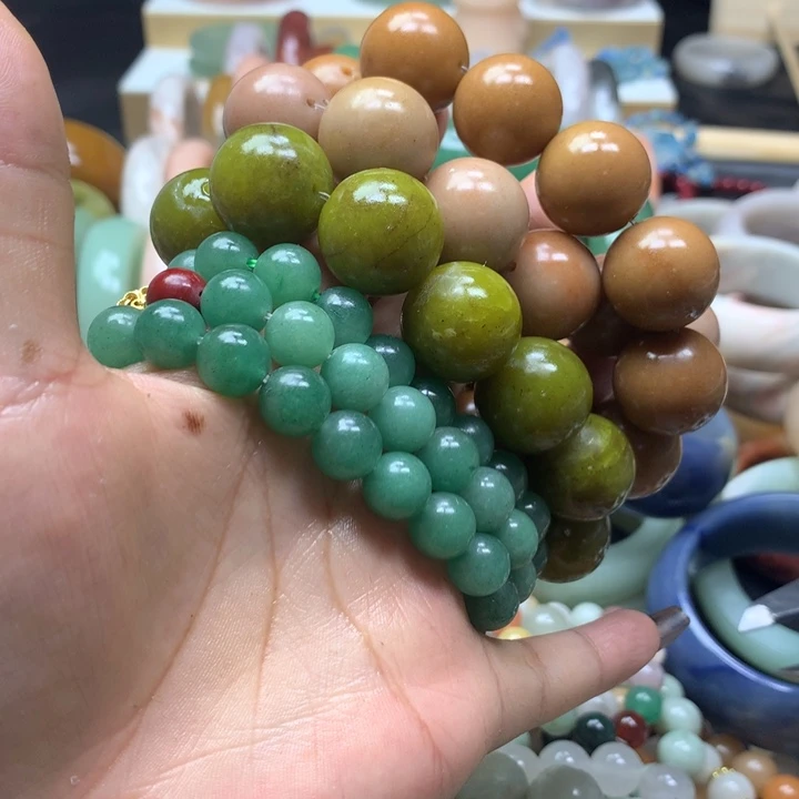 未镶嵌手镯石英质玉君*