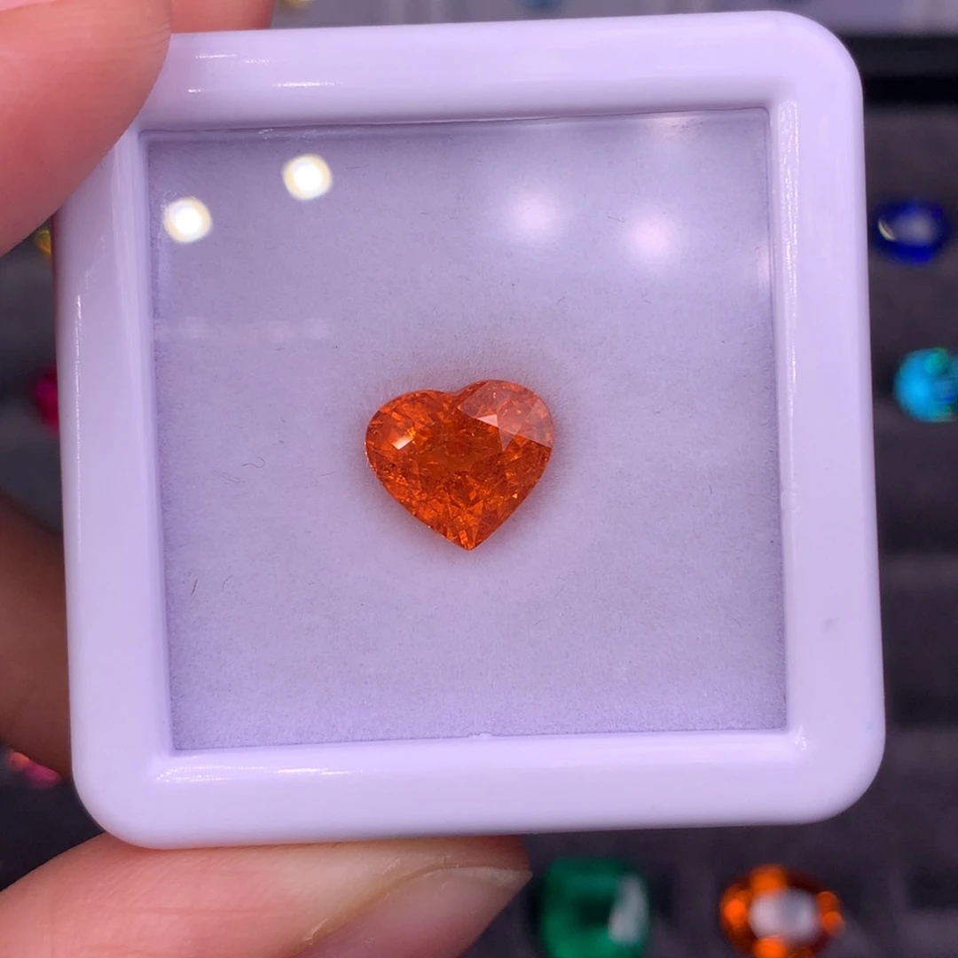 银S925镶嵌颈饰石榴石（芬达石）4.61ct