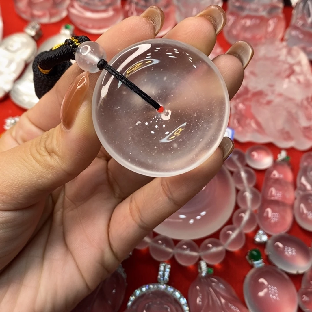 何***晨石英质玉未镶嵌吊坠