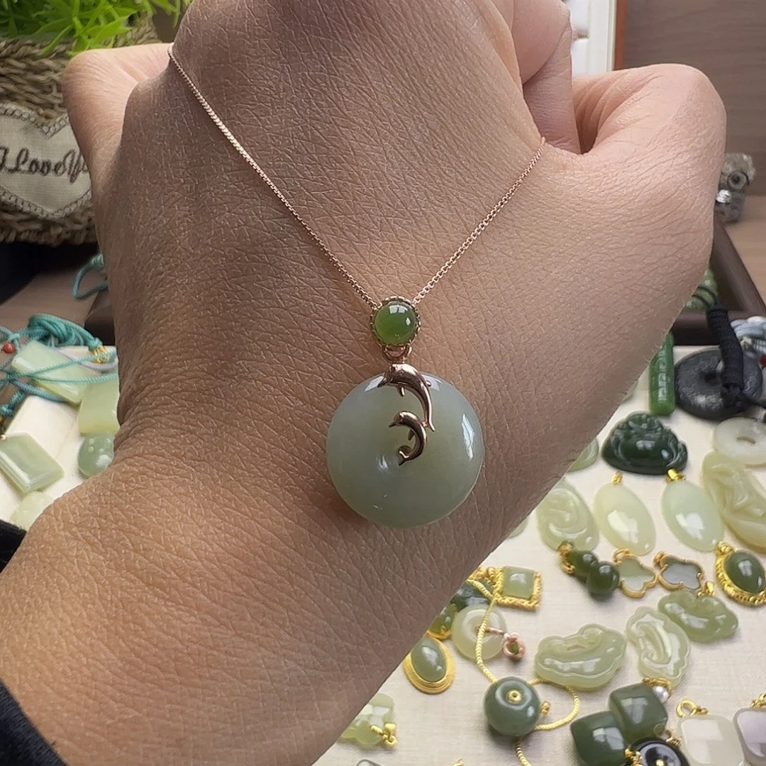 和田玉银S925镶嵌颈饰吊坠