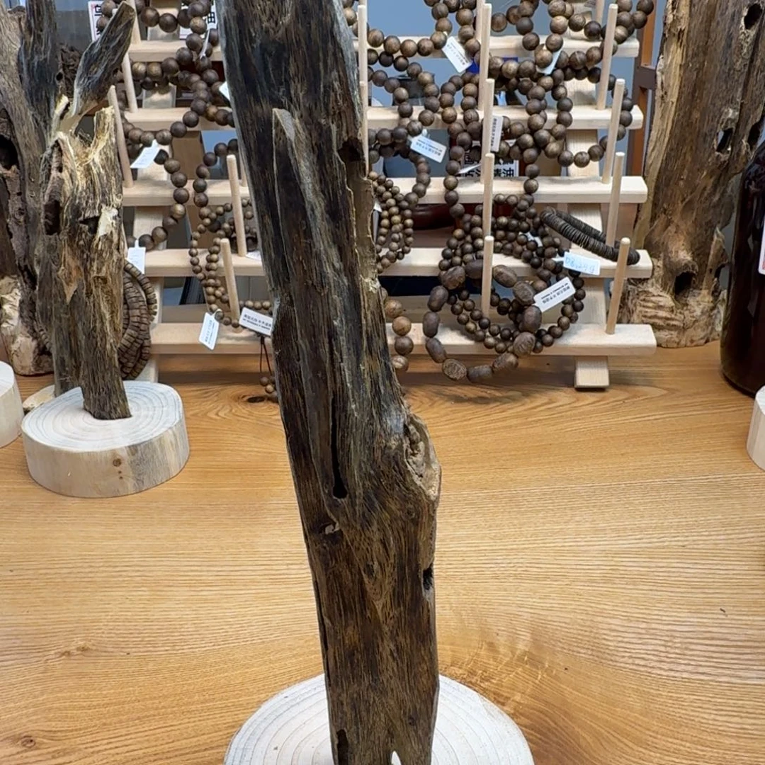 香料绿奇棋沉香树心油虫摆62克配底座