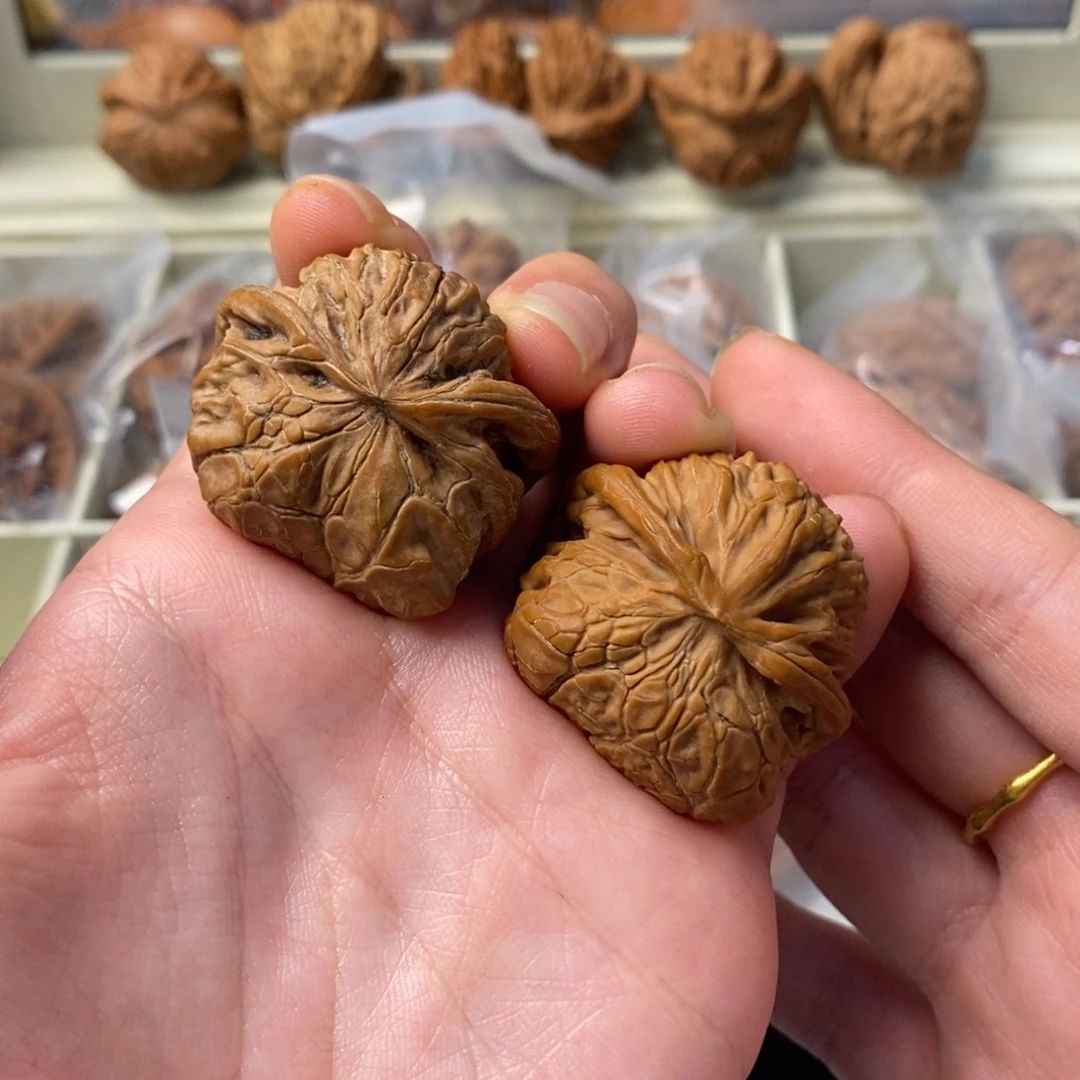 文玩核桃吊坠宫灯蛇