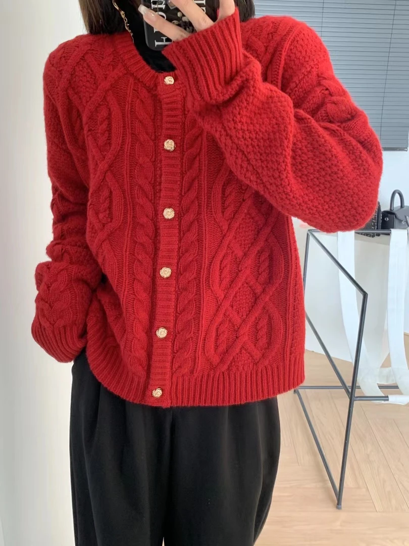 高颜巨美！小香金扣圆领加厚扭花毛衣复古针织开衫9733