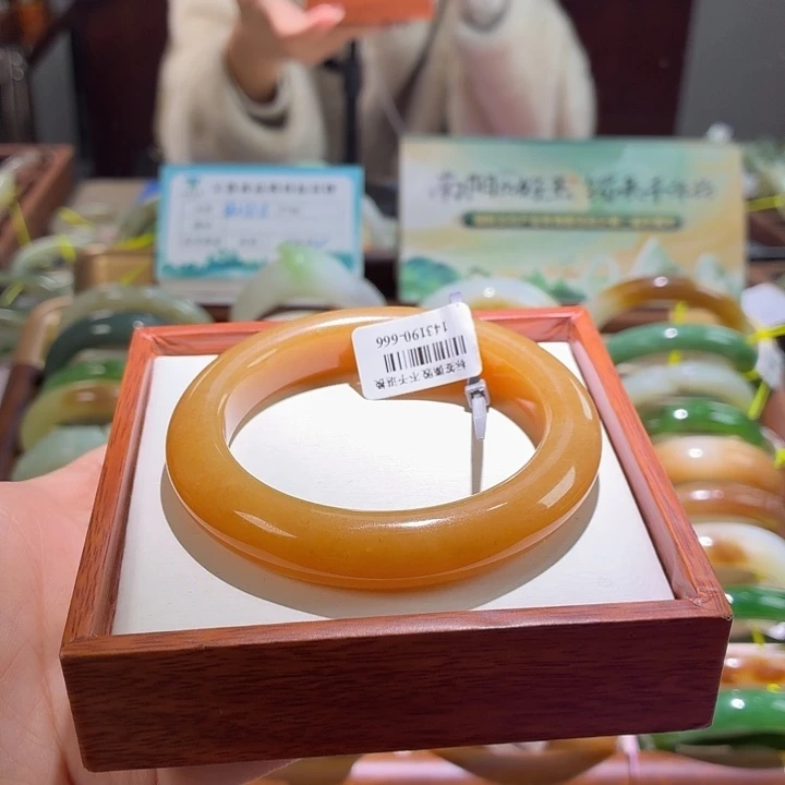 和田玉未镶嵌手镯44。57/58