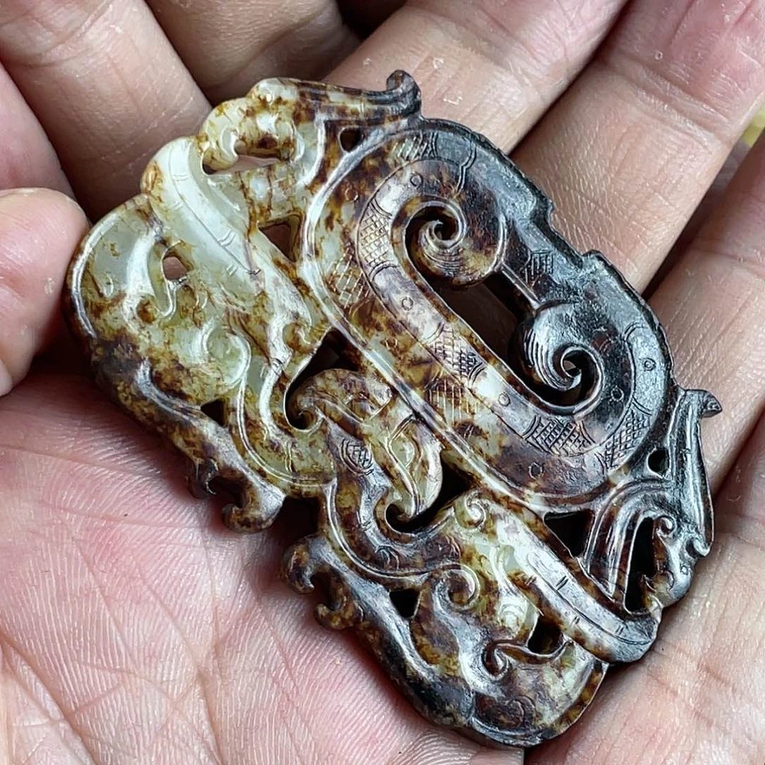 和田玉（糖玉）未镶嵌挂件剑**翔