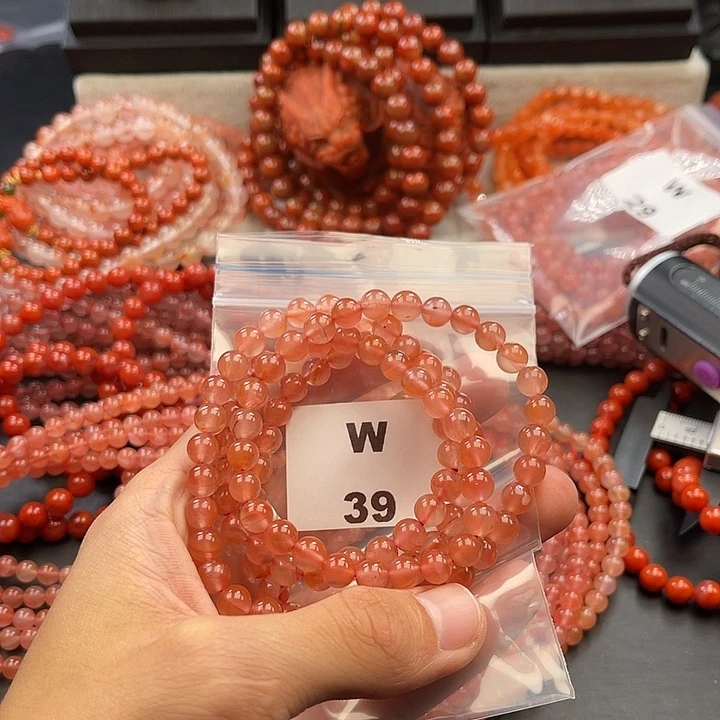 南红玛瑙未镶嵌多样性发货默认微瑕称重7mm