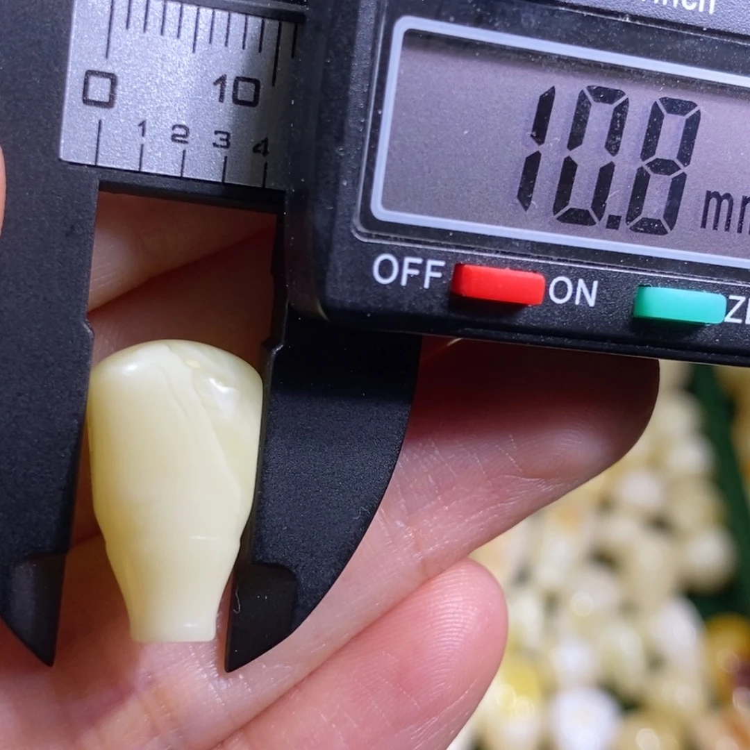 蜜蜡未镶嵌裸石配饰