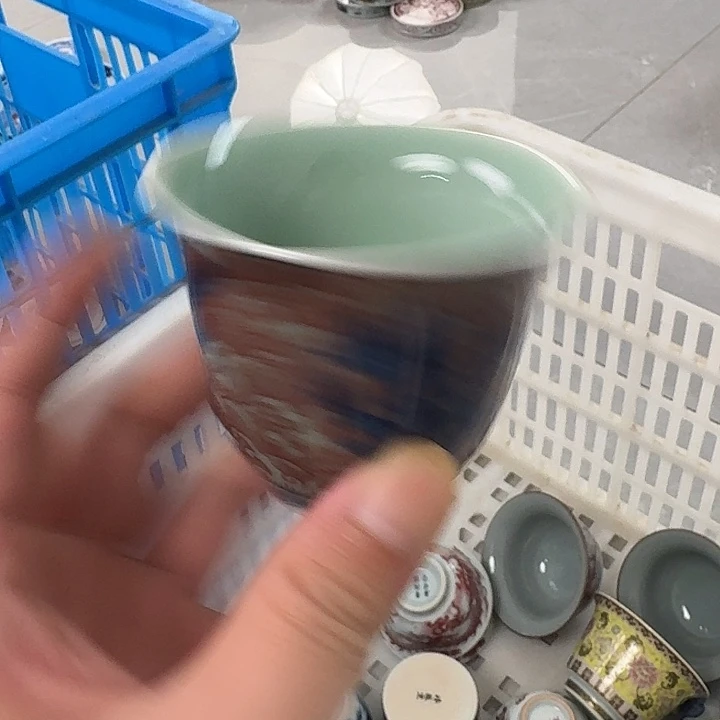 瓷片釉里红海水龙铃铛杯