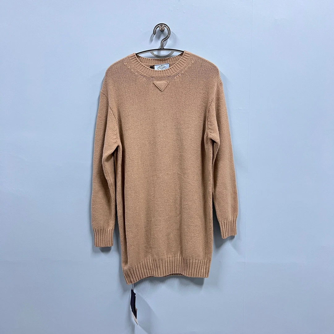 未使用 Prada/普拉达 倒三角徽标毛衣/36码/胸围52/衣长62/B10028