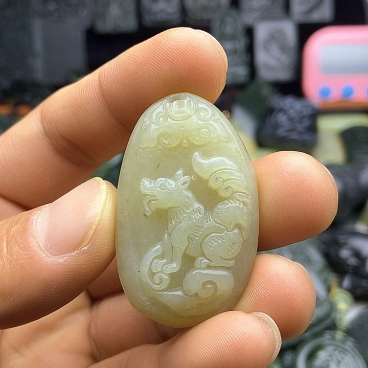 颈饰未镶嵌和田玉