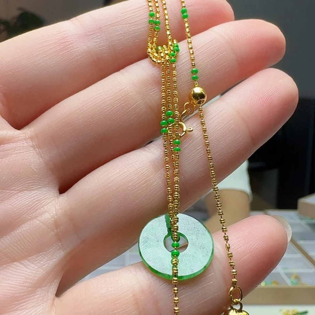 翡翠未镶嵌吊坠(赠链)多样性发货其一