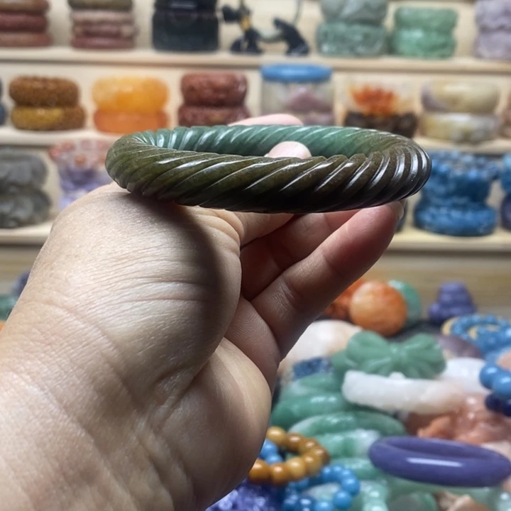 未镶嵌手镯石英质玉