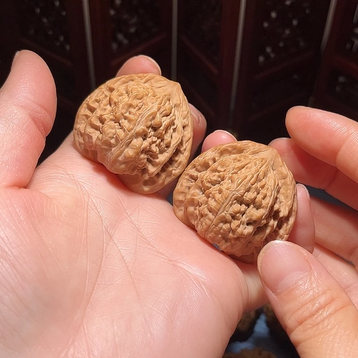 咿***呀文玩核桃吊坠40全品望月，精品，高端小众……