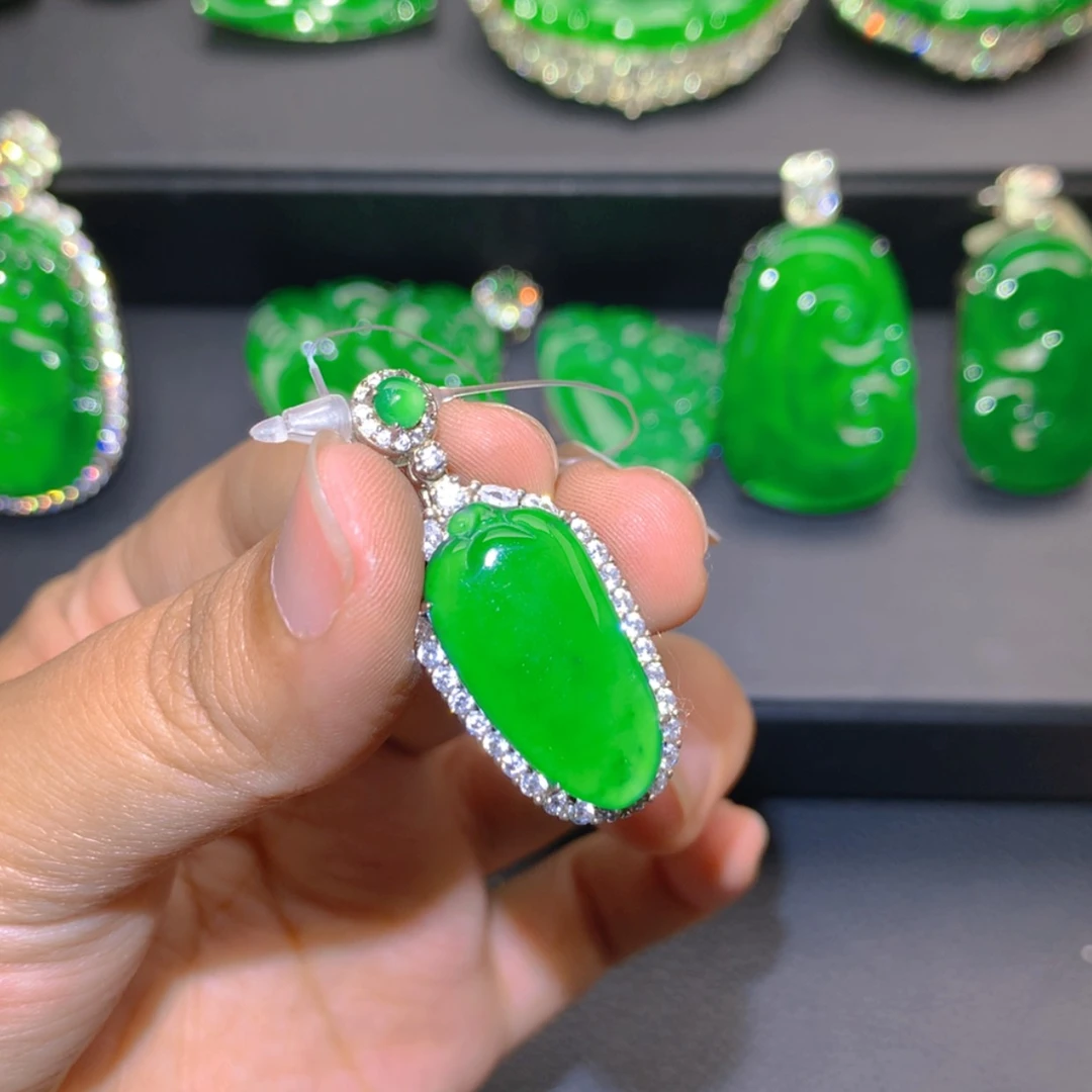 【闪购商品】吊坠(不含链)银S925镶嵌翡翠