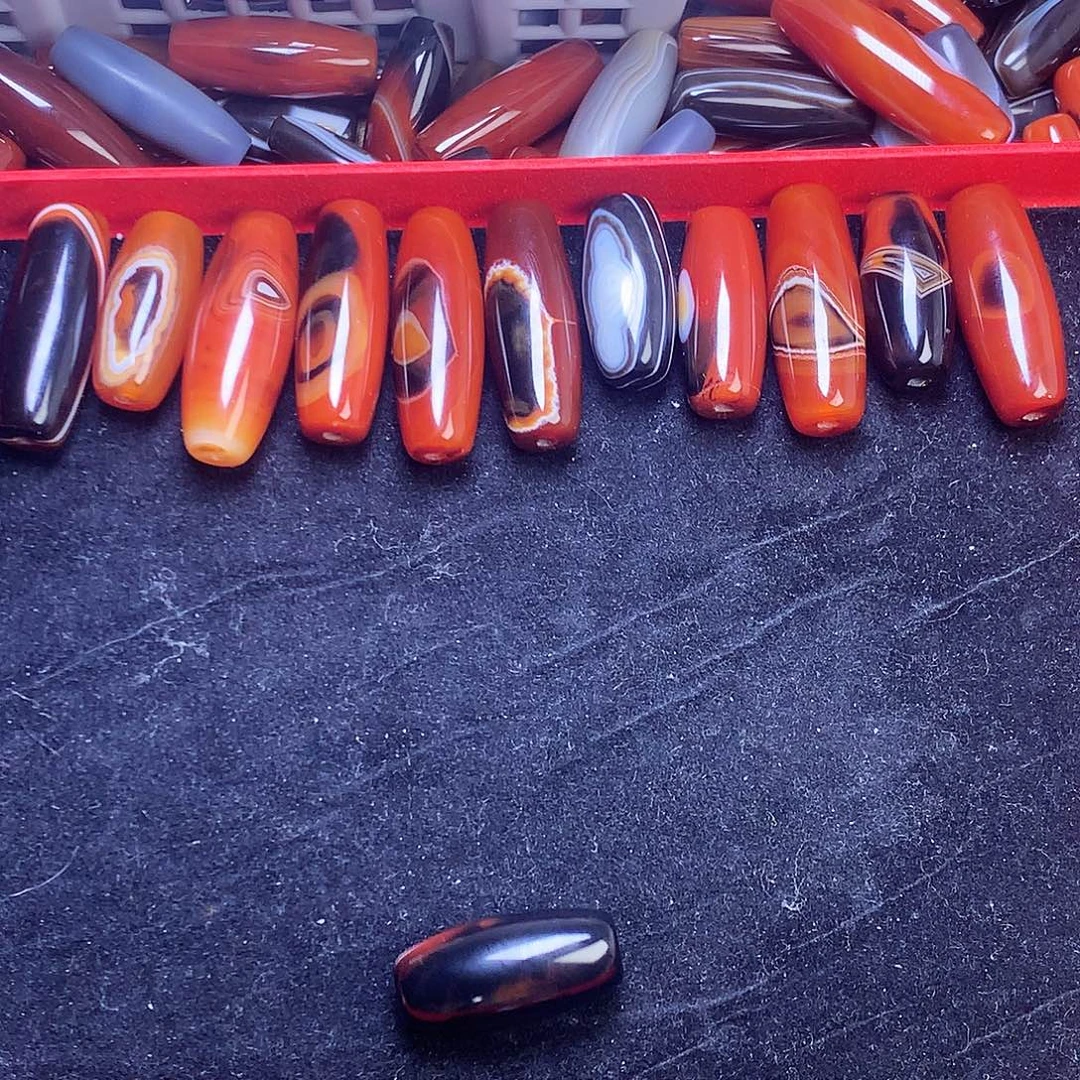 莲***翁玛瑙/玉髓未镶嵌颈饰