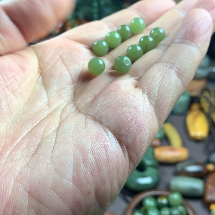 透闪石质玉吊坠未镶嵌花**香