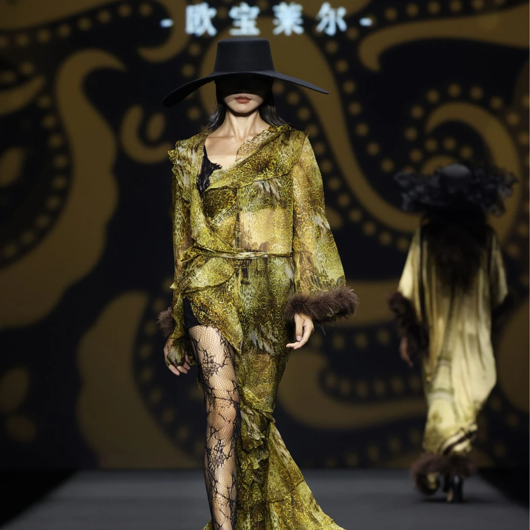 【呼啸山庄】新款气质时尚轻奢女装连衣裙305-25245