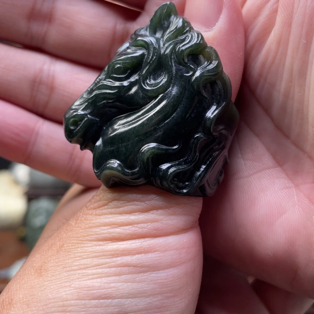 和田玉未镶嵌把件