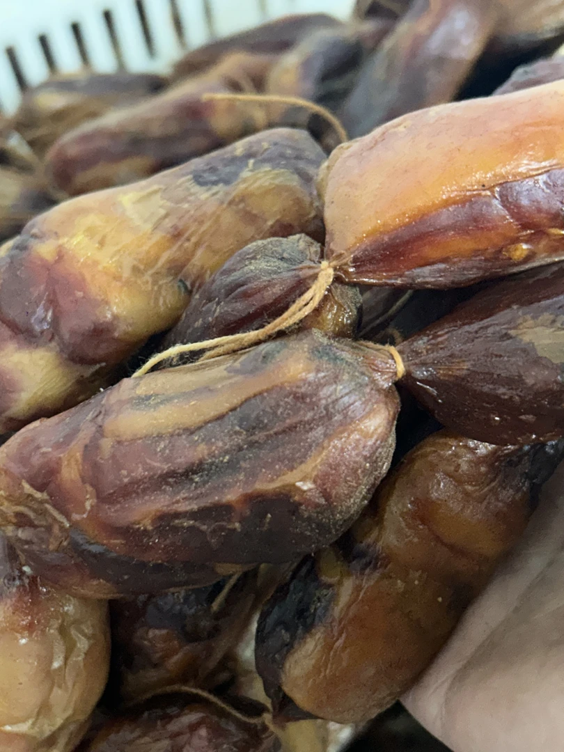 现称四川柴火烟熏排骨香肠（麻辣）