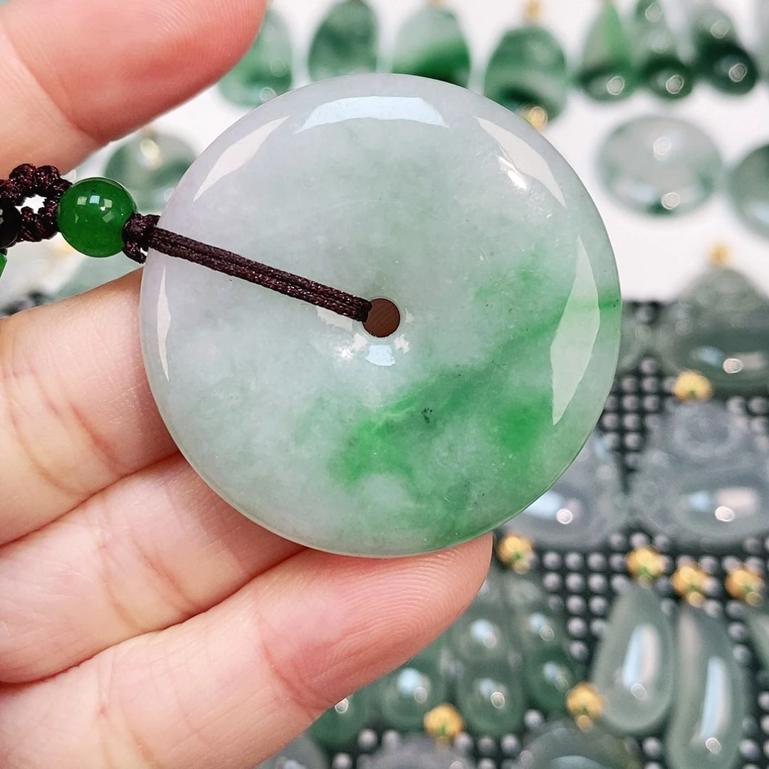 翡翠颈饰未镶嵌吊坠