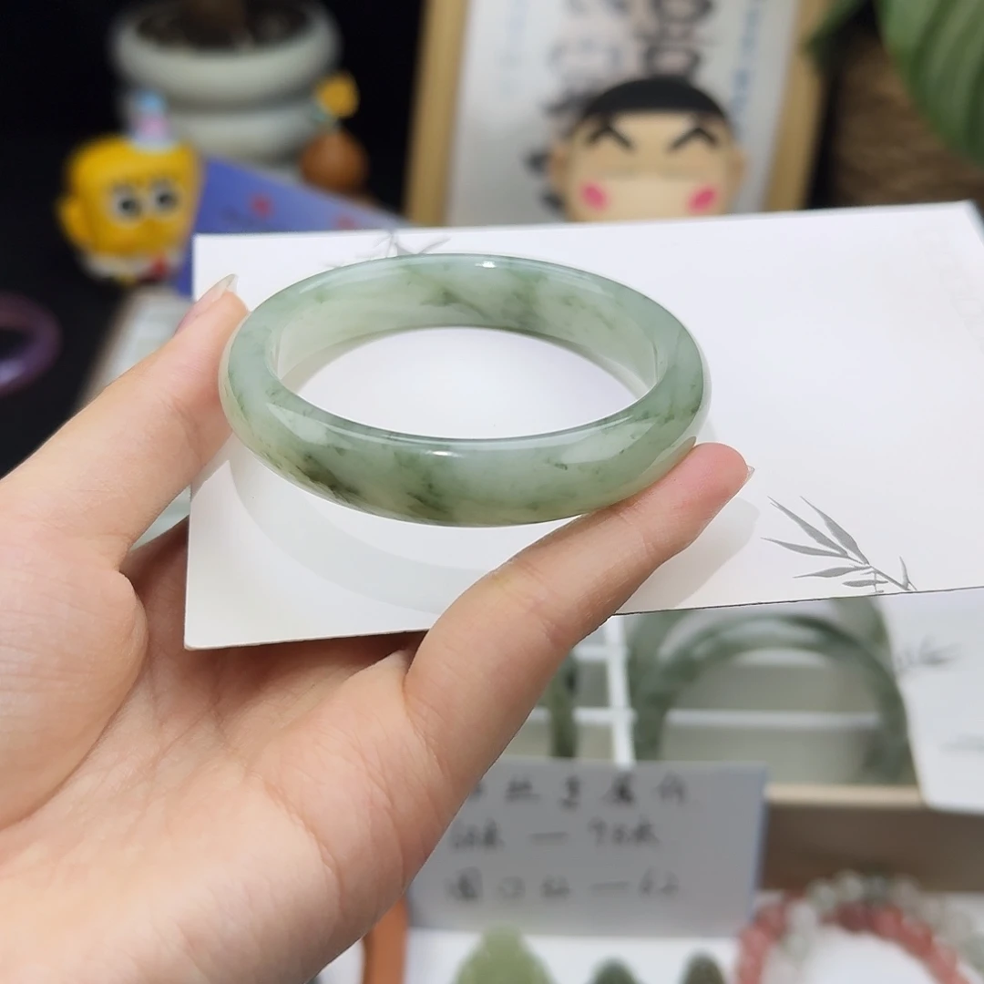 石英质玉（天山翠）未镶嵌手镯56.4圈口