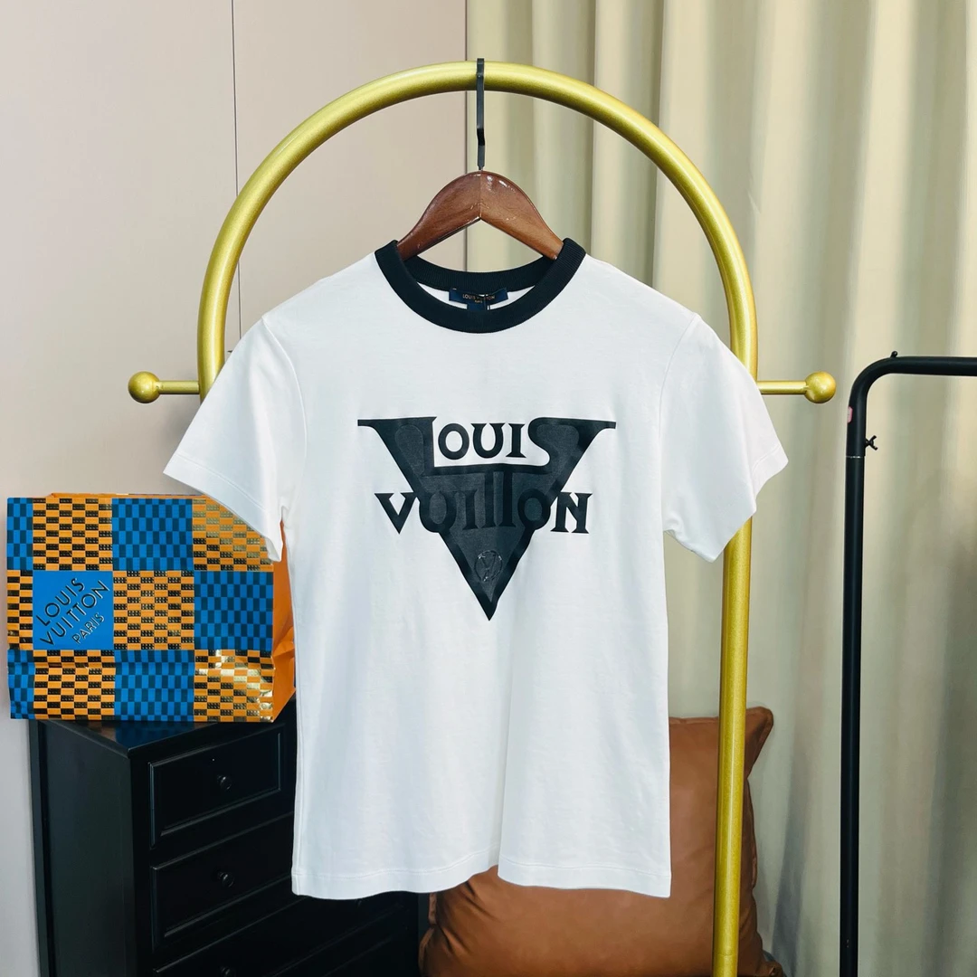 99新 LouisVuitton/路易威登 白色胸前倒三角logo短袖 XS码 99新