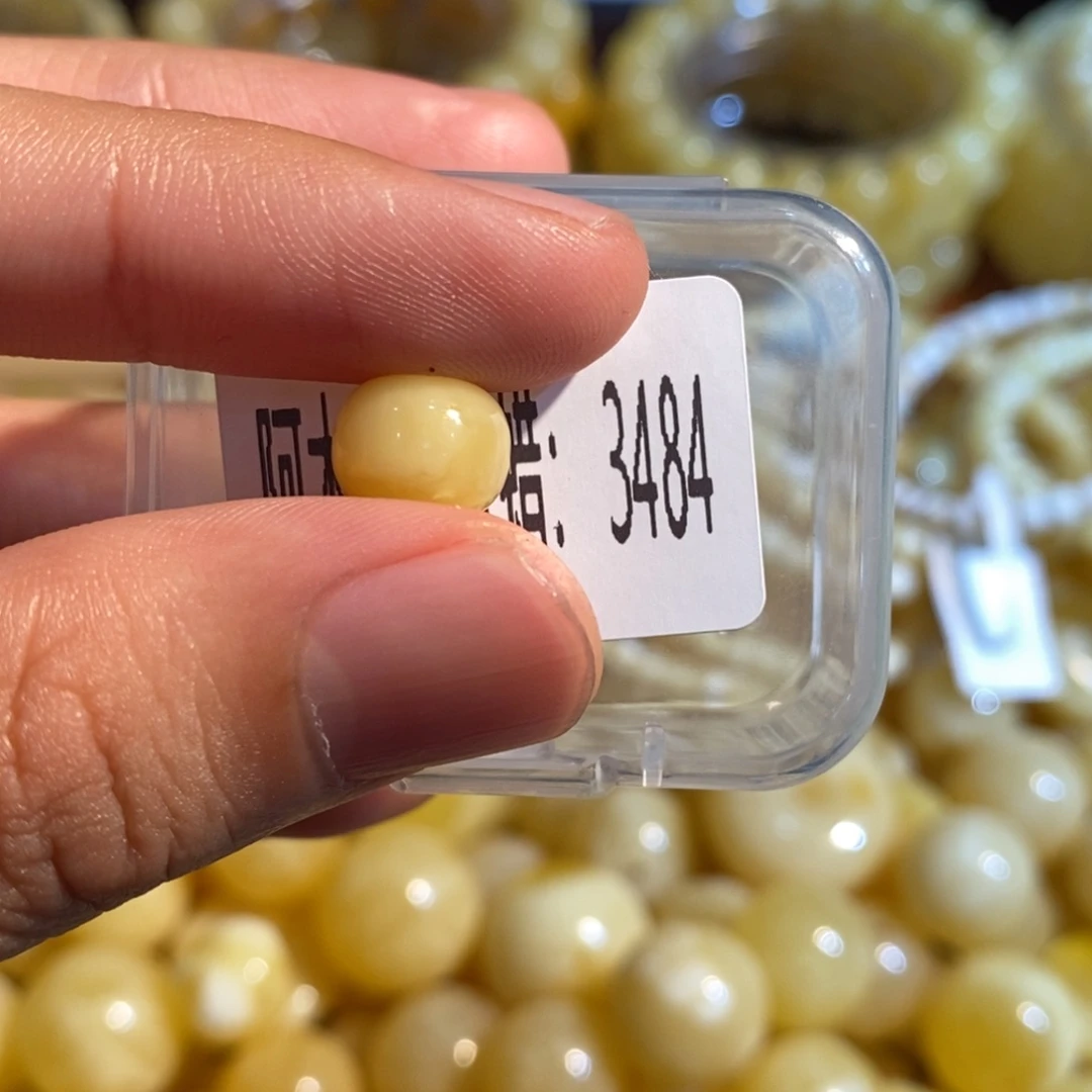 琥珀未镶嵌珠宝奇石3484