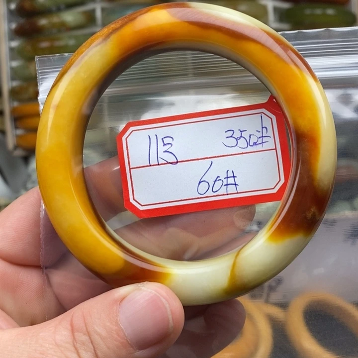 未镶嵌蛇纹石玉手绳我****?