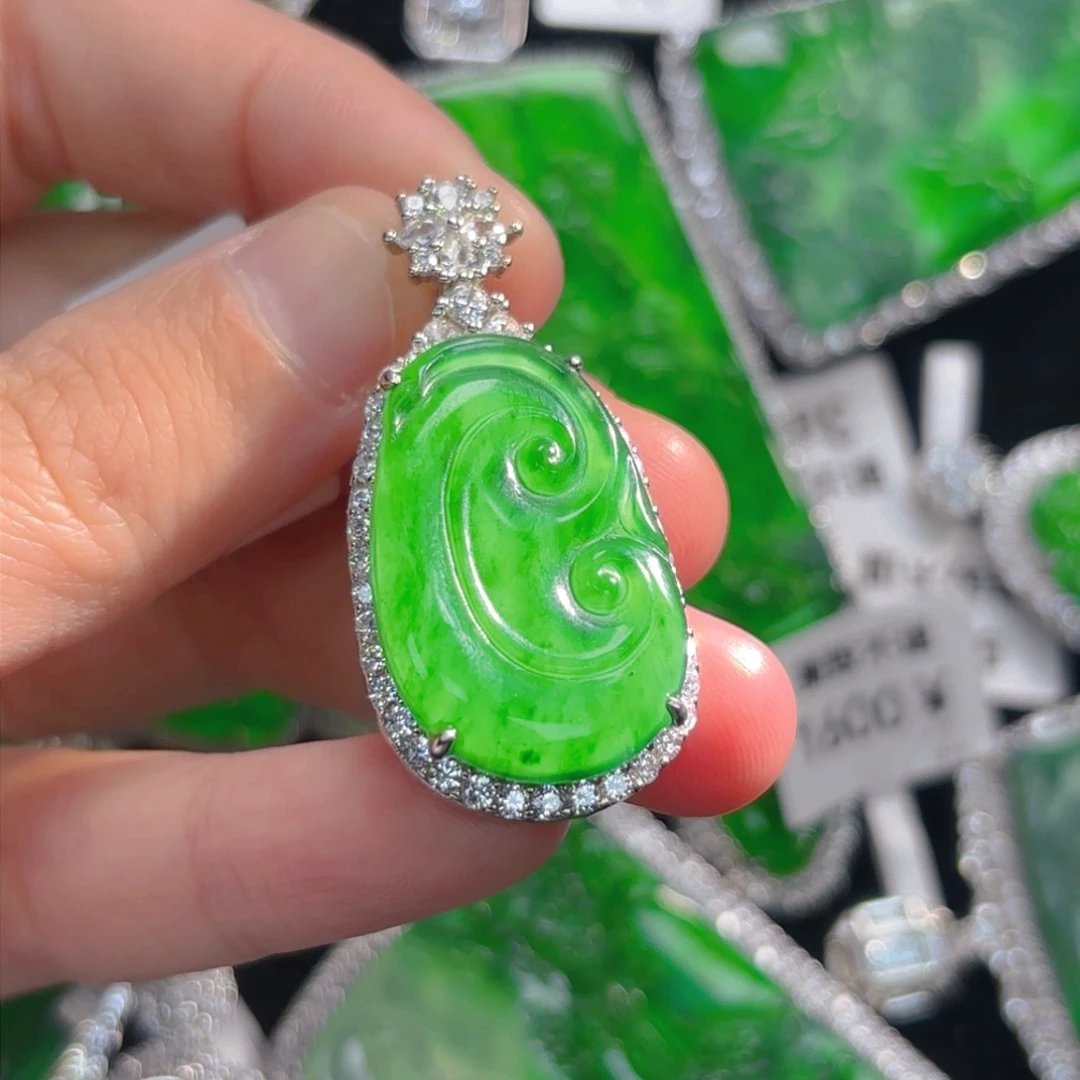 翡翠颈饰银S925镶嵌如意