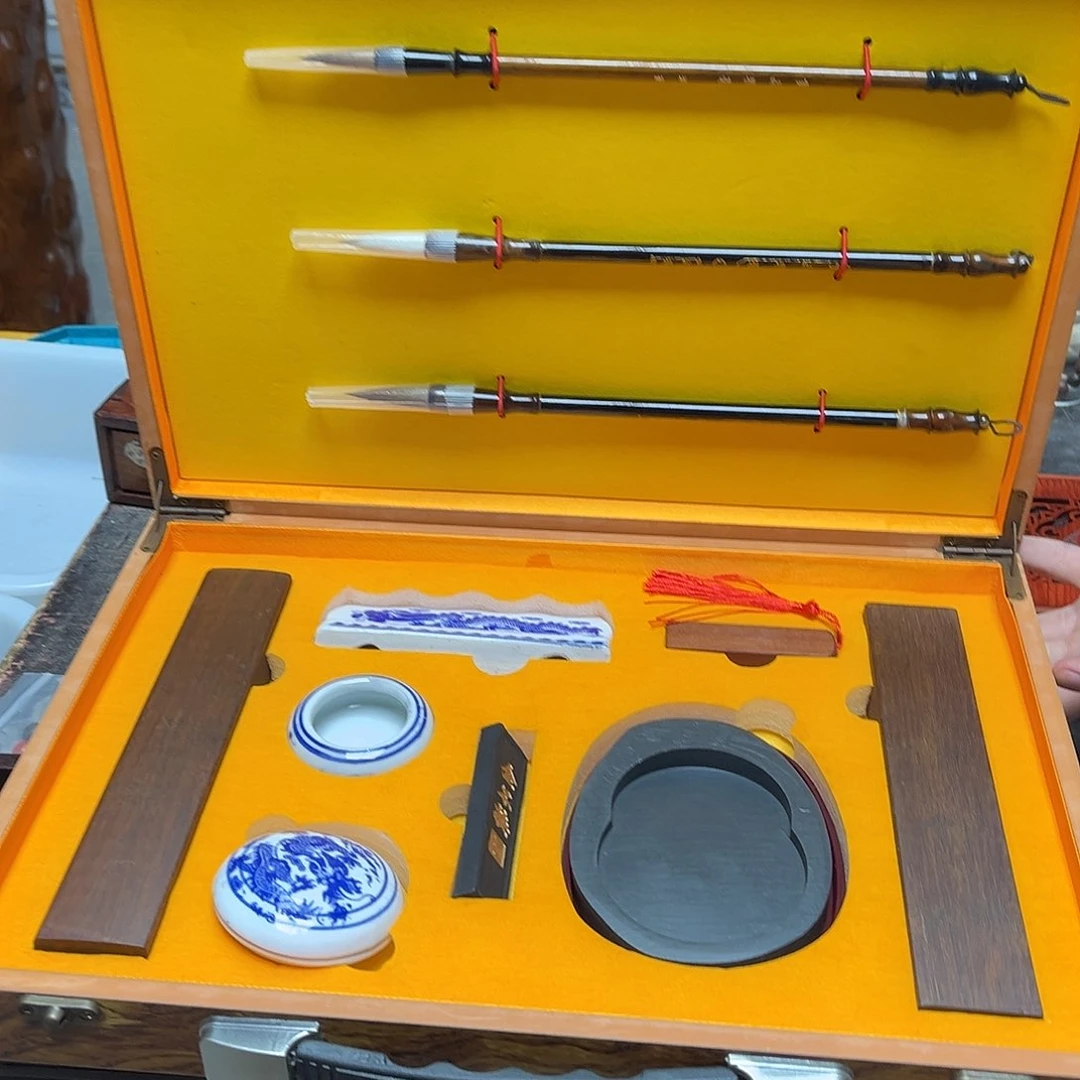 大叶紫檀（黑酸枝木类）