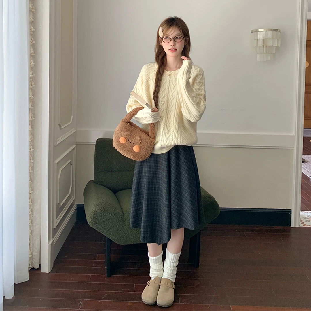 东京岁时记jk慵懒风宽松纯色套头毛衣显瘦百搭黑棕格子长裙套装