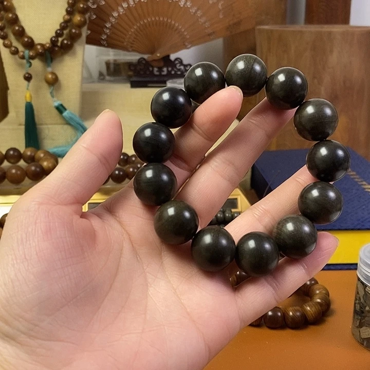 檀香木老山檀香阴沉1.8手串