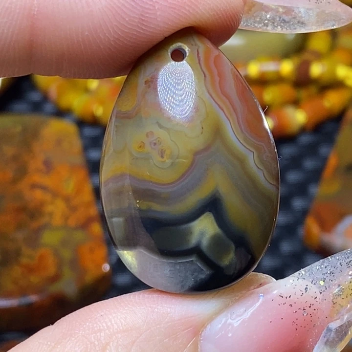 玛瑙/玉髓颈饰未镶嵌