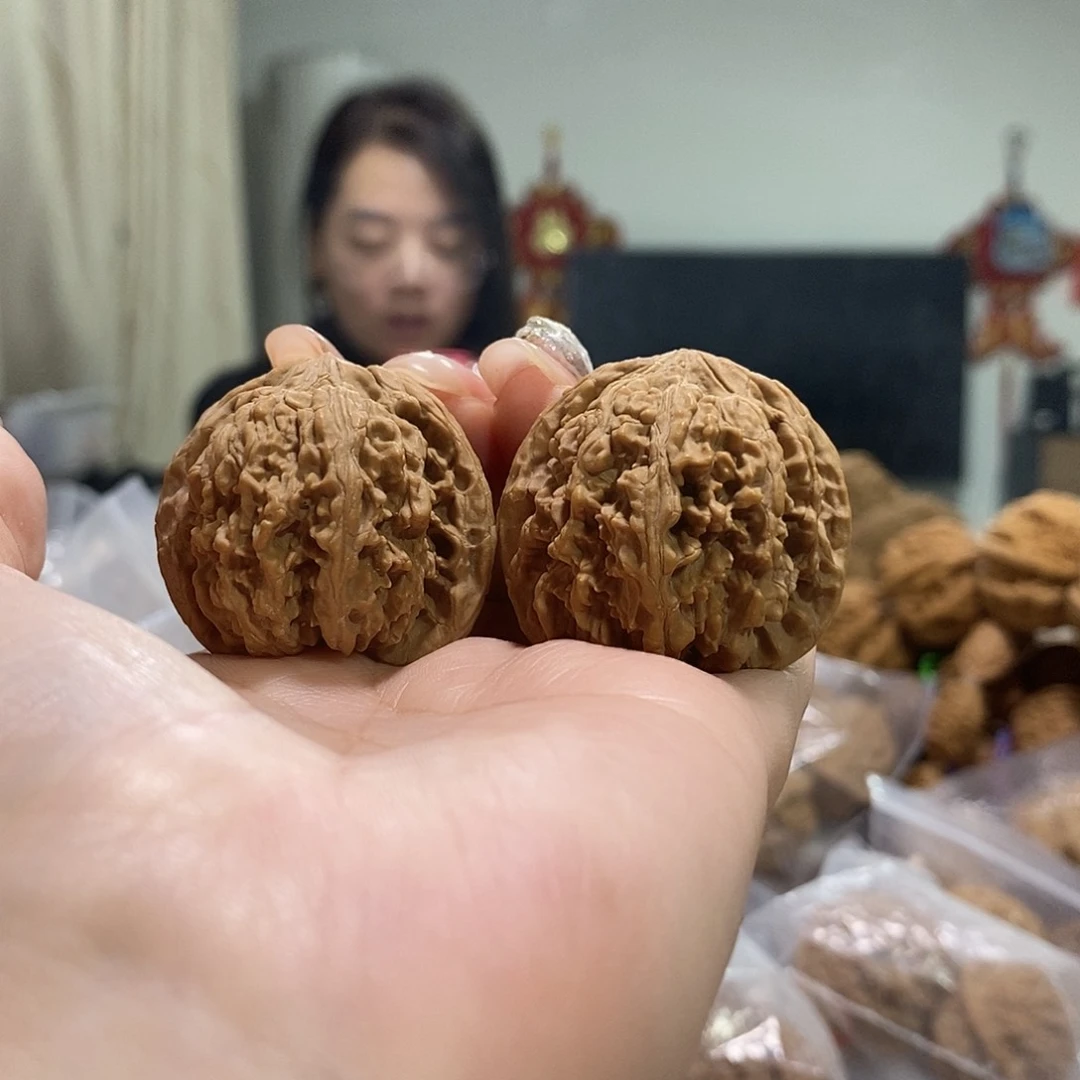 把件文玩核桃37满天星尖有伤