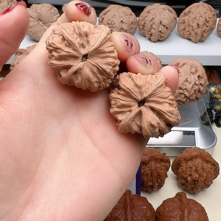 文玩核桃吊坠35全品毕业对赤龙鸡心