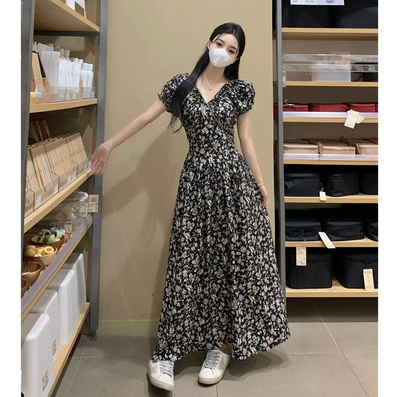 大码2024夏季新款法式复古碎花V领收腰显瘦气质长裙