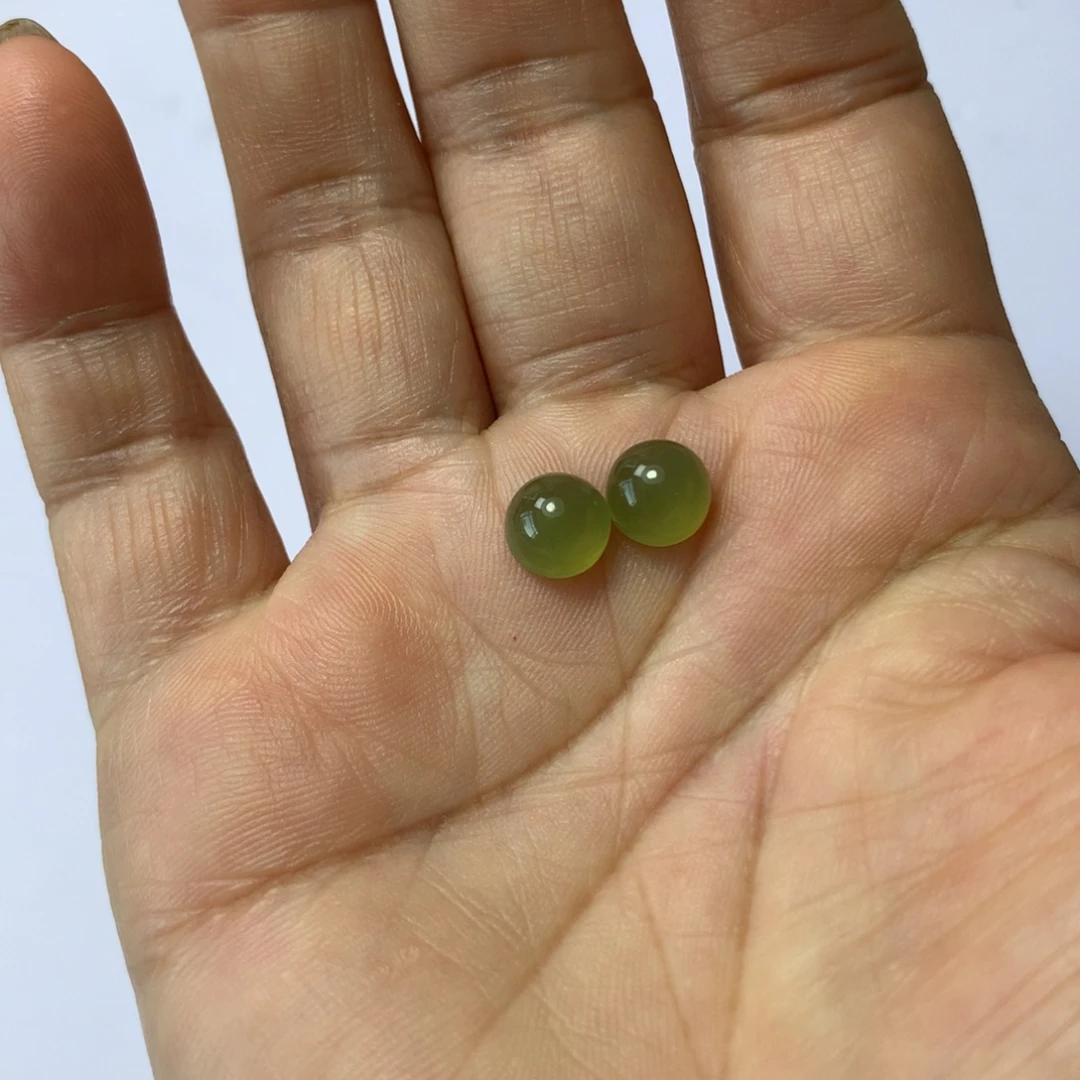 小***叔未镶嵌蛇纹石玉耳环
