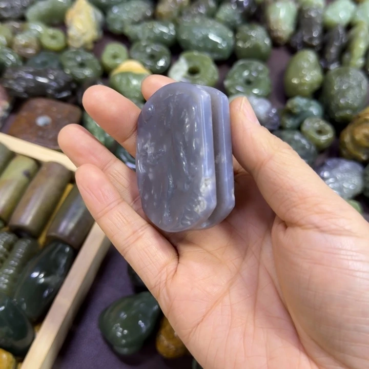 岫岩河磨玉（透闪石质玉）未镶嵌颈饰微瑕腰带扣