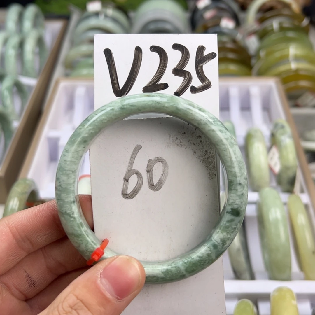 岫玉手镯未镶嵌天然岫玉