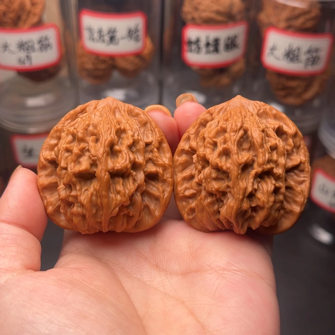 文玩核桃把件老树虎头