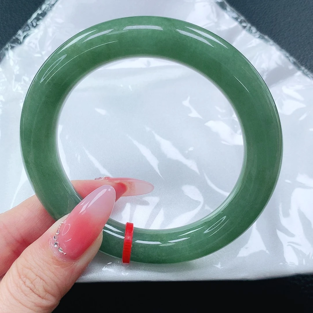 翡翠手镯未镶嵌57圈