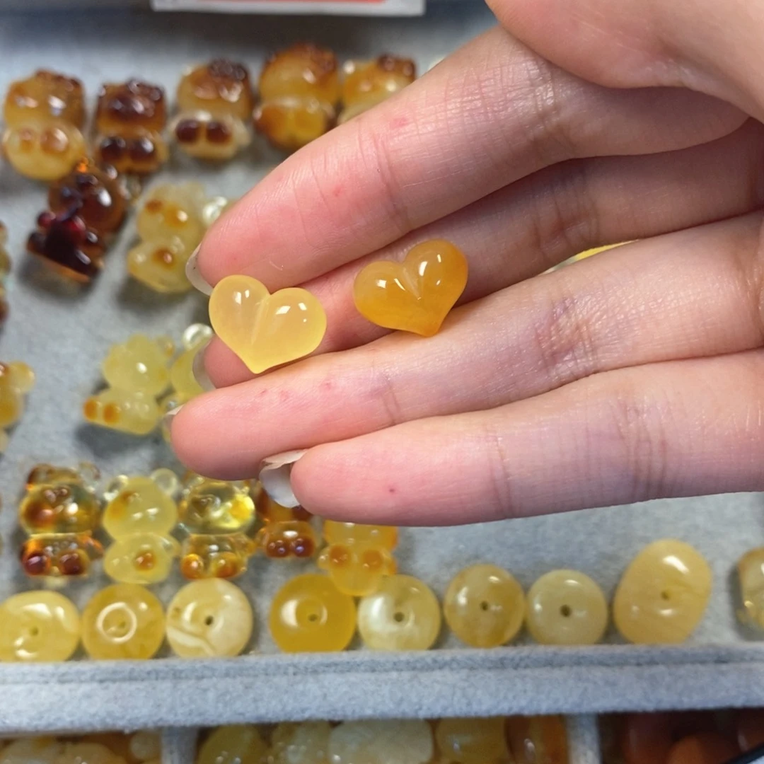 未镶嵌颈饰蜜蜡?*?屁桃