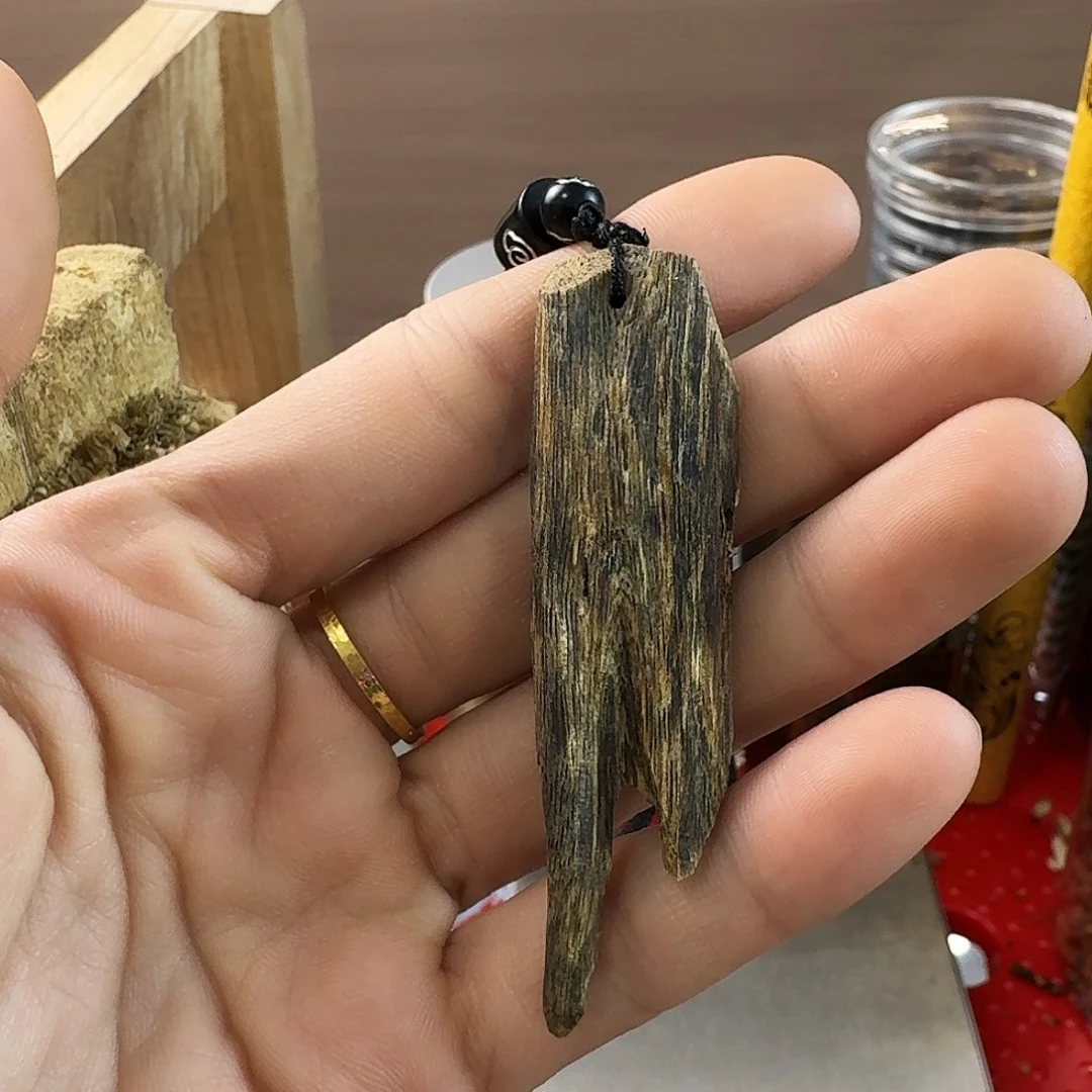 香料绿奇楠白棋块料一个