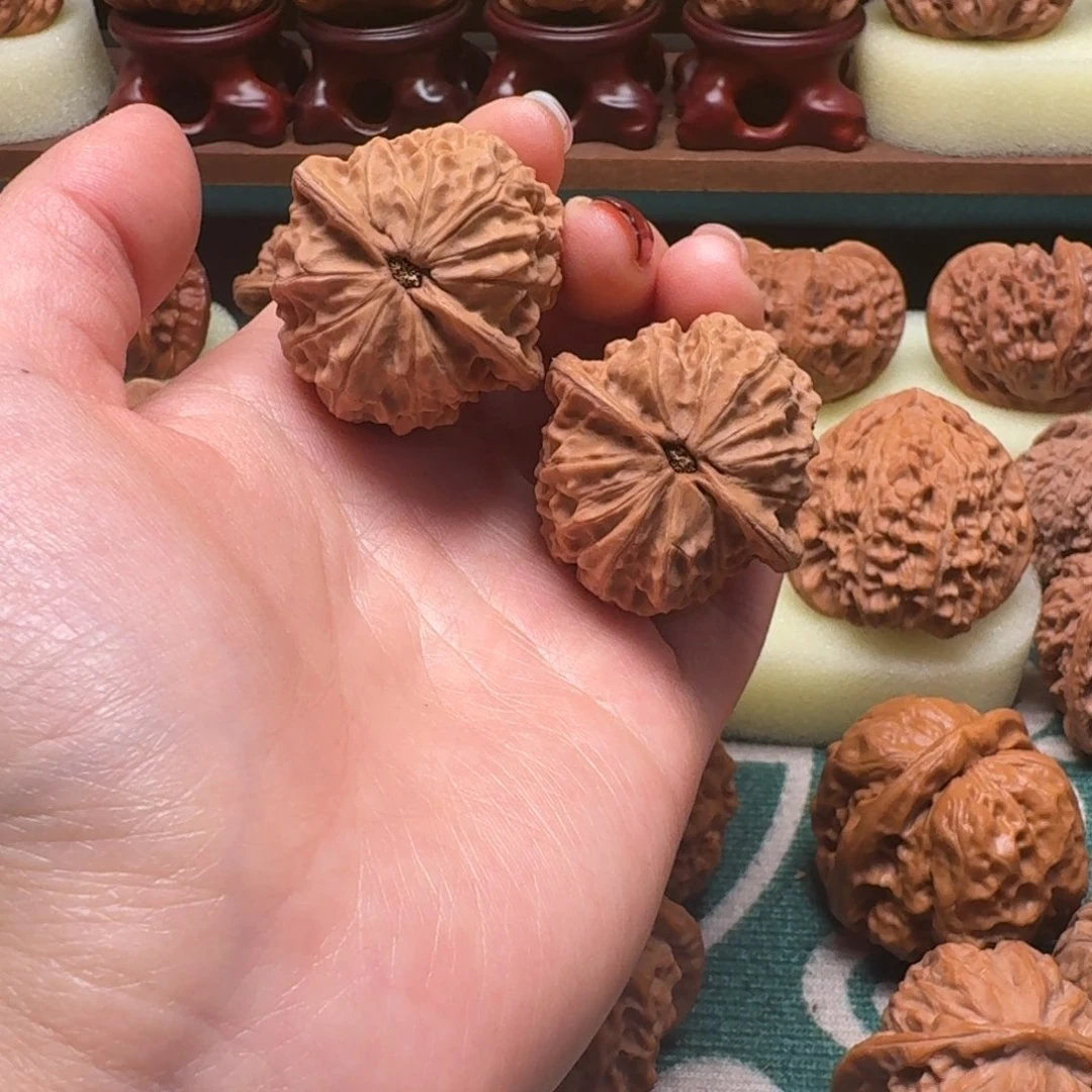 文玩核桃吊坠36全品金牛